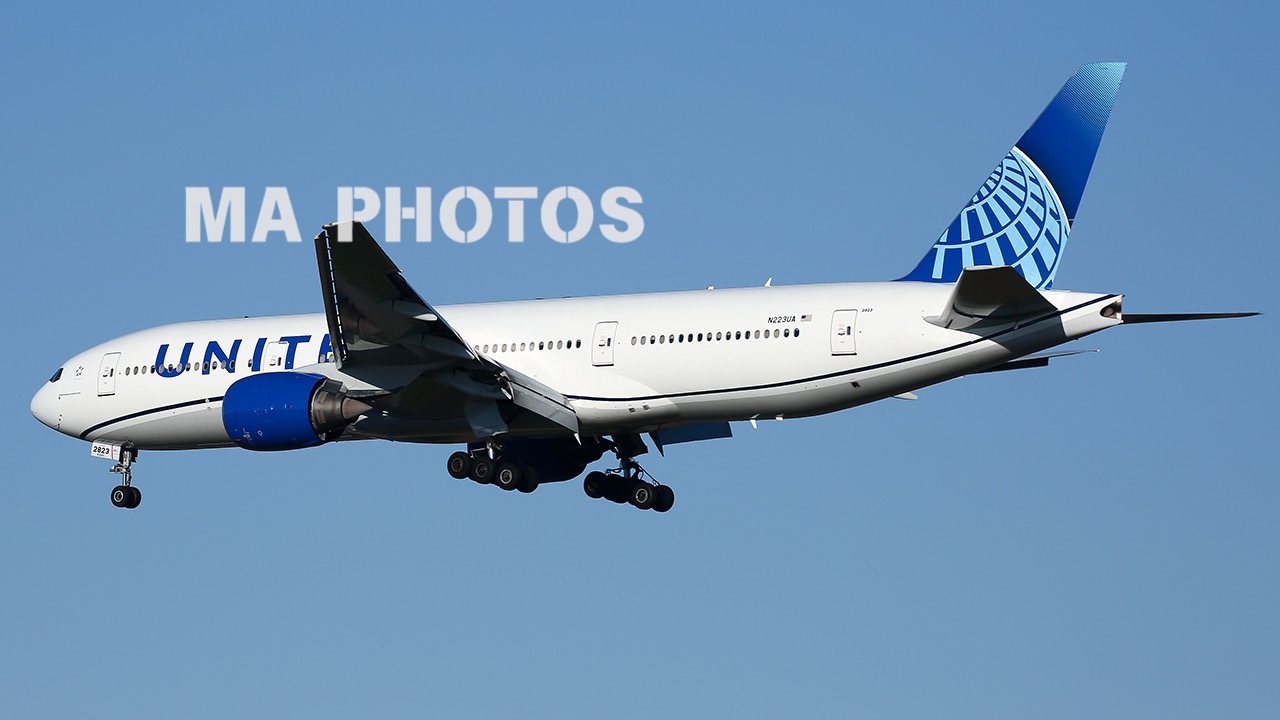 美联航772降落北京首都